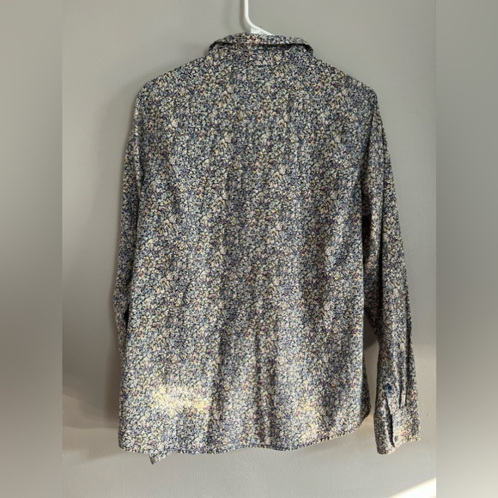 Floral button down⭐️ - Picture 4 of 4